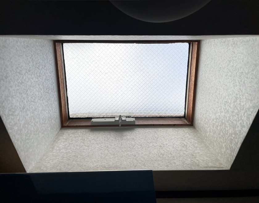 手動、電動開閉ができない